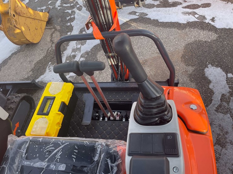 #2000-•-2025-unused-me18-mini-excavator-(o9)-image-5