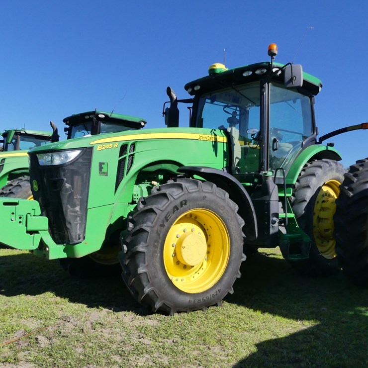 2017 JOHN DEERE 8245R