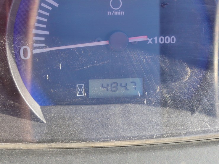 2015-kubota-l4701-image-14