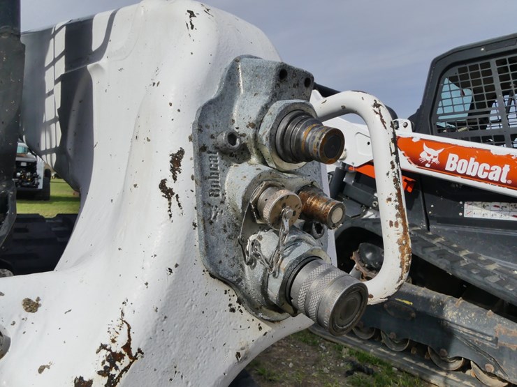 2020-bobcat-t76-image-12