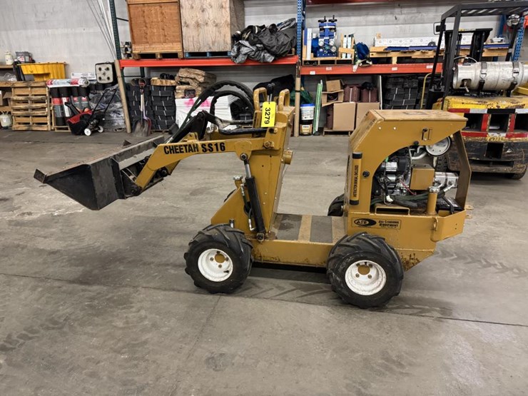 #3279-•-ase-cheetah-ss16-skidsteer-w/-bucket/forks-image-2