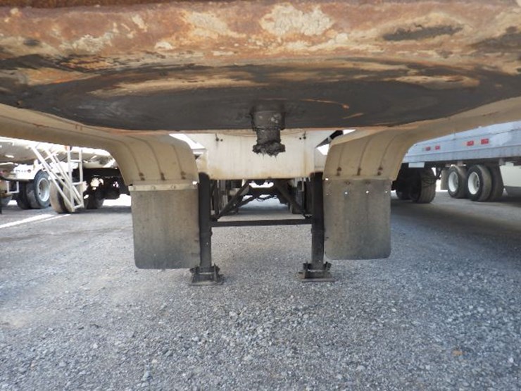 1965-fruehauf-tanker-image-3