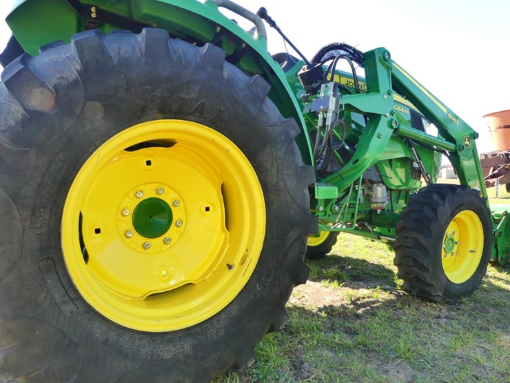 2019-john-deere-4044m-image-7