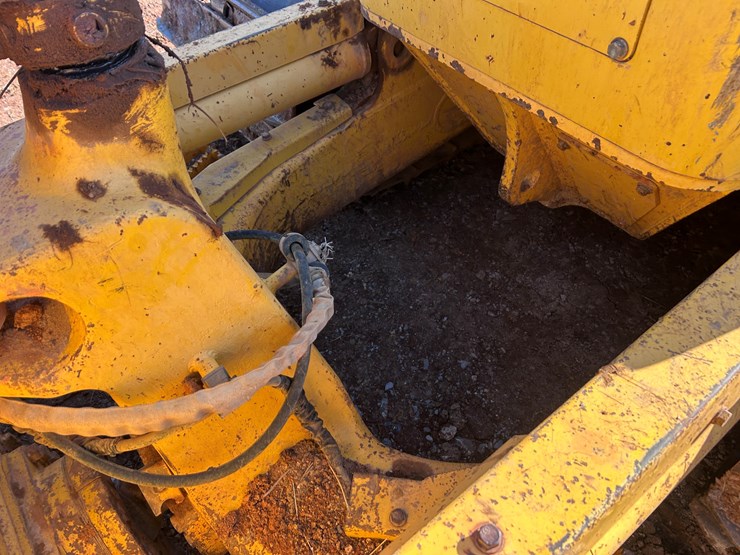 komatsu-d61pxi-24-image-32