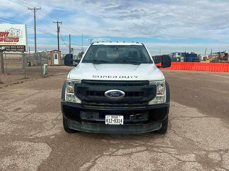 2020-ford-f550-image-2