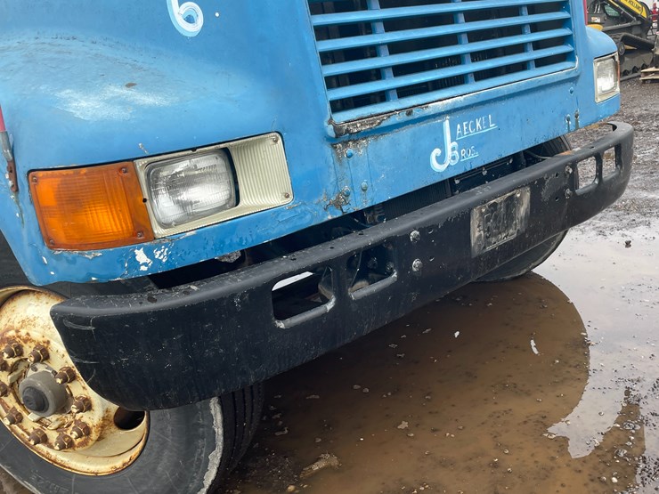 #1015-•-1992-navistar-international-transportation-flatbed-truck-(has-wi-title)-image-13