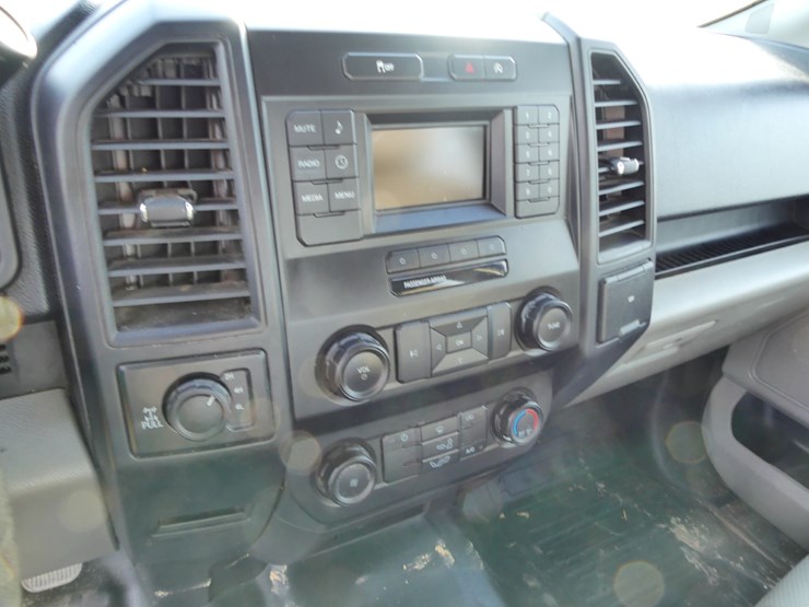 2019-ford-f150-image-13