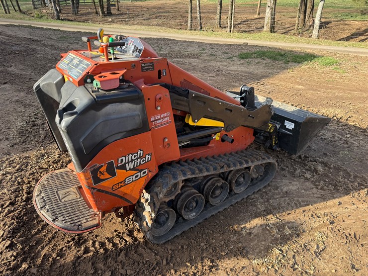 2018-ditch-witch-sk800-image-5