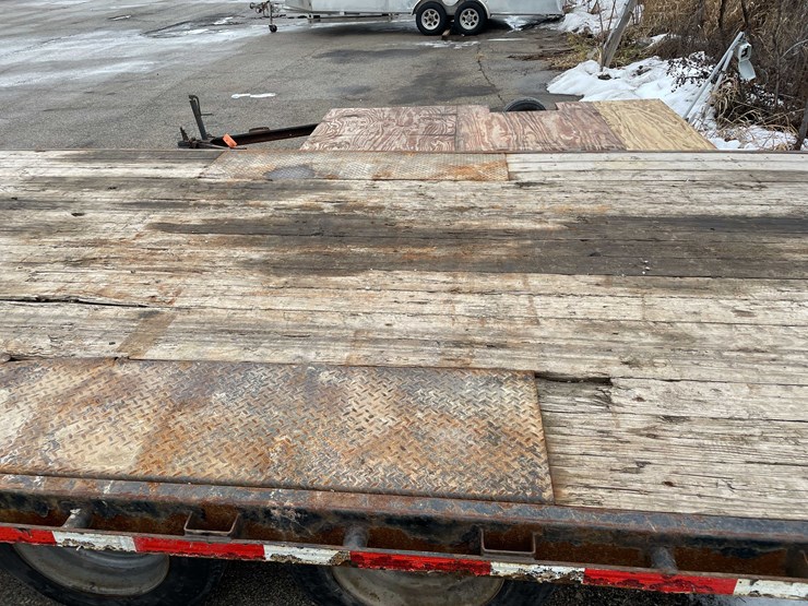 #1994-•-2017-trailer-(no-title)-(of)-image-21