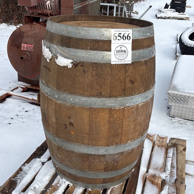#6566 • D1. Empty wooden barrel