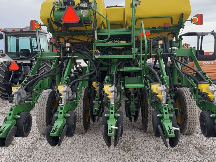 2013-john-deere-1790-image-9