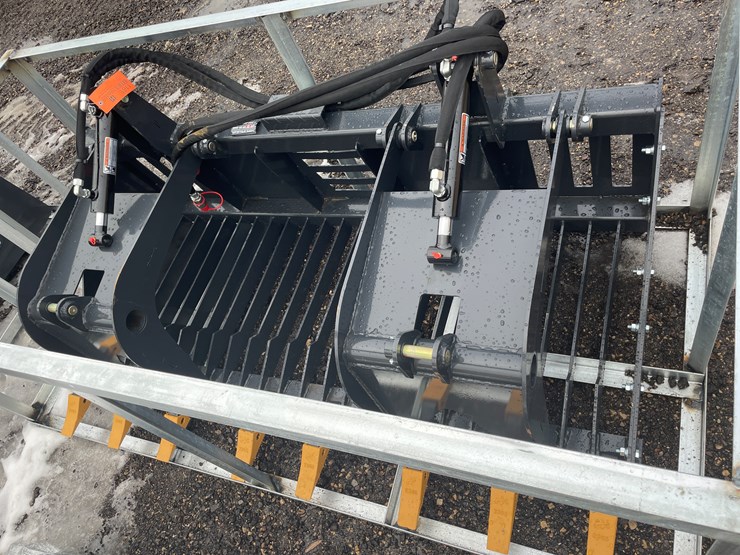 #1161-•-unused,-landhonor-hydraulic-grapple-bucket-image-2