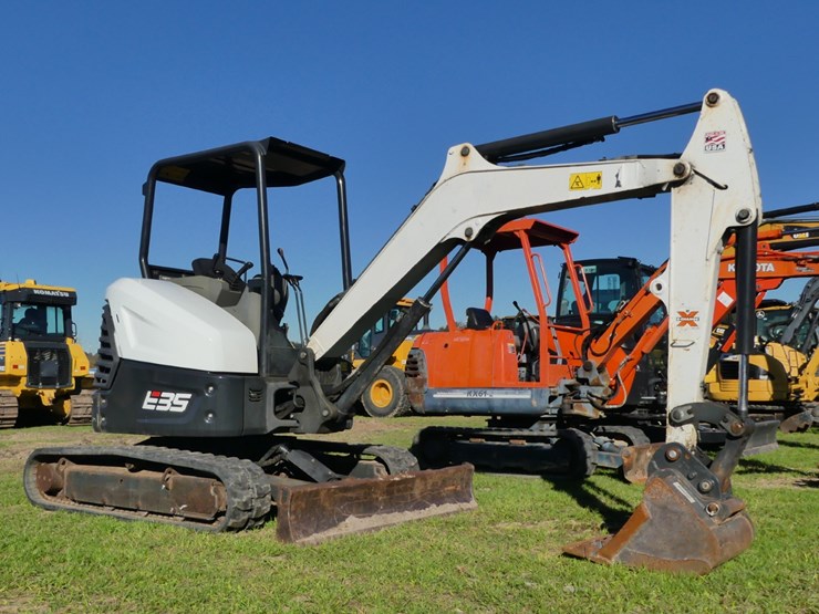 2020-bobcat-e35-image-1