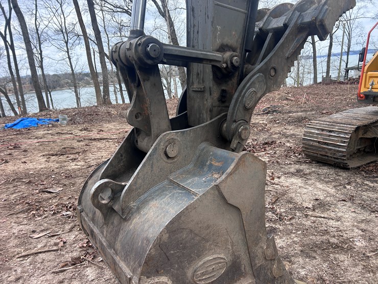 2022-volvo-ec220el-image-42