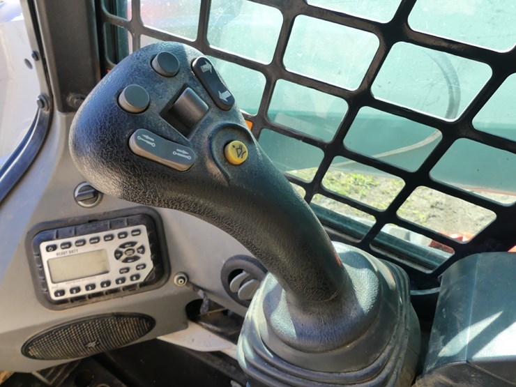 2021-bobcat-t770-image-13