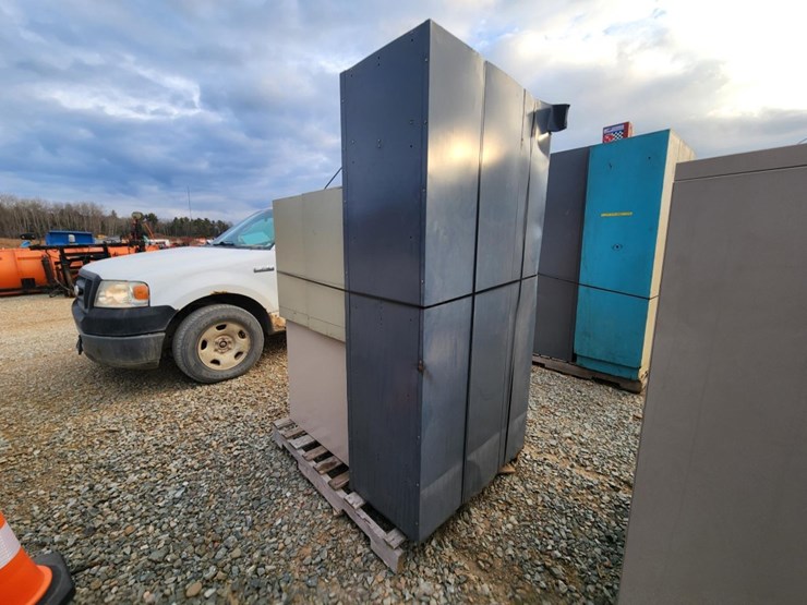 #6046-•-(4)-cabinets-and-locker-image-3