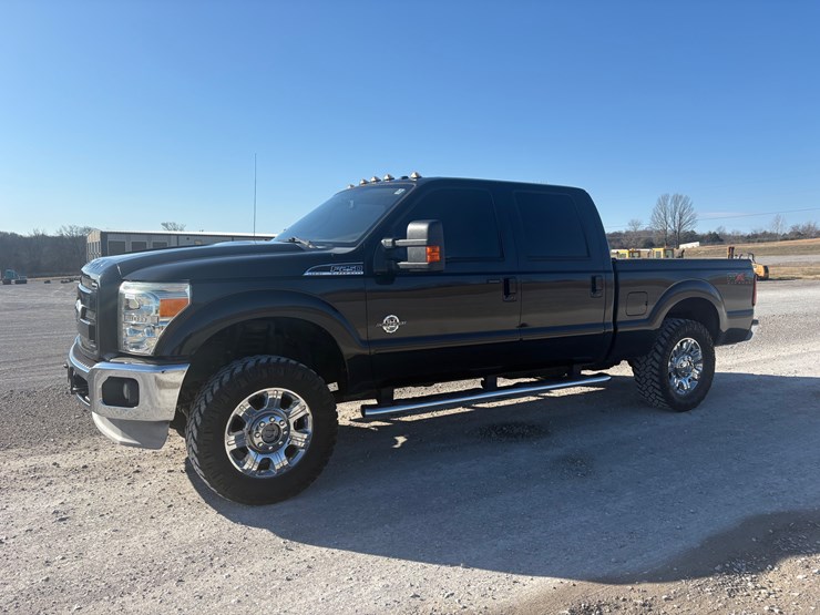 2011-ford-f250-lariat-image-1