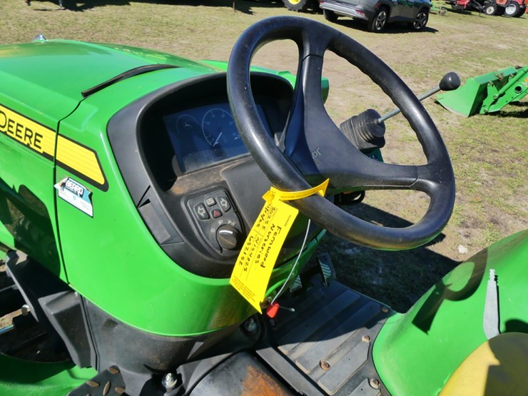 2022-john-deere-3025e-image-13