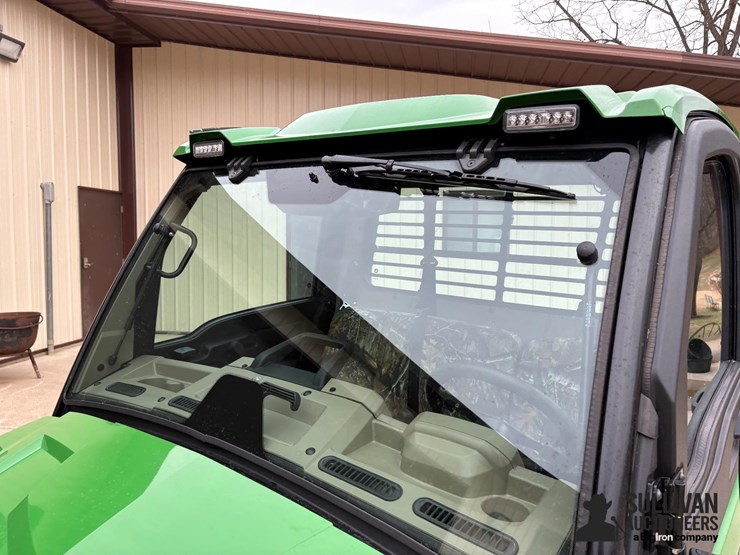 2023-john-deere-gator-image-17