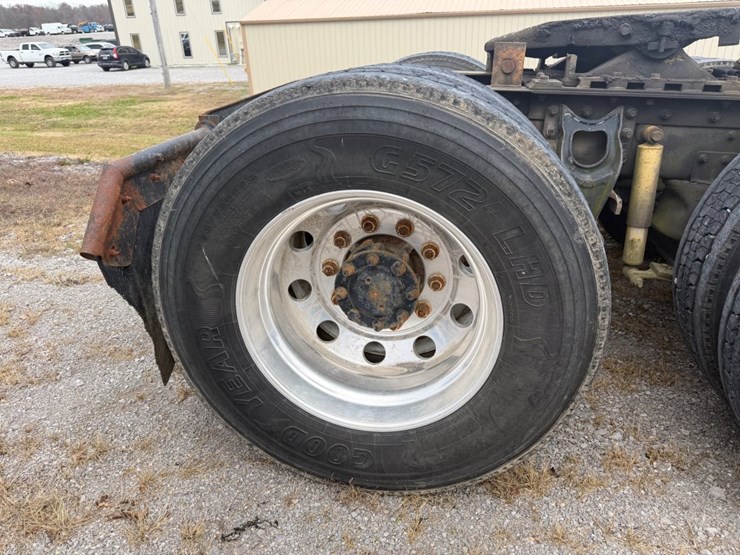 1995-international-8200-image-18