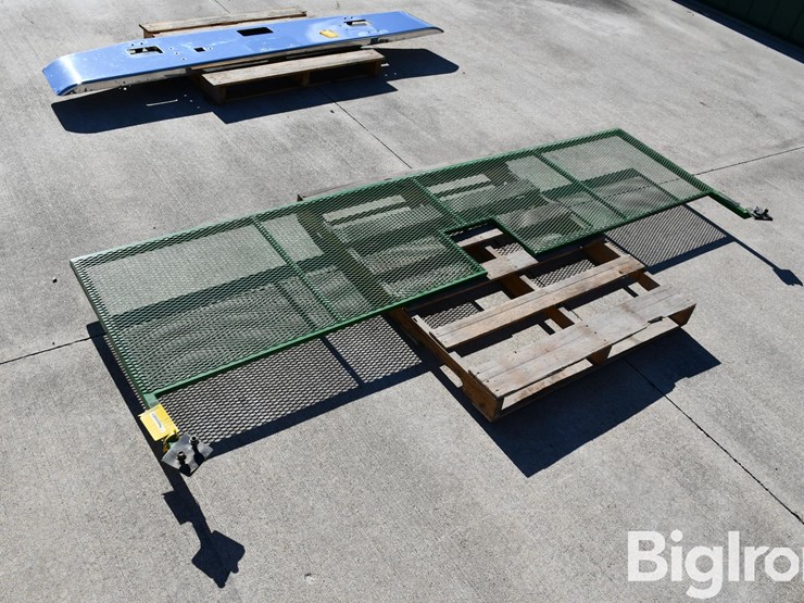 9'x2'-screen-image-1