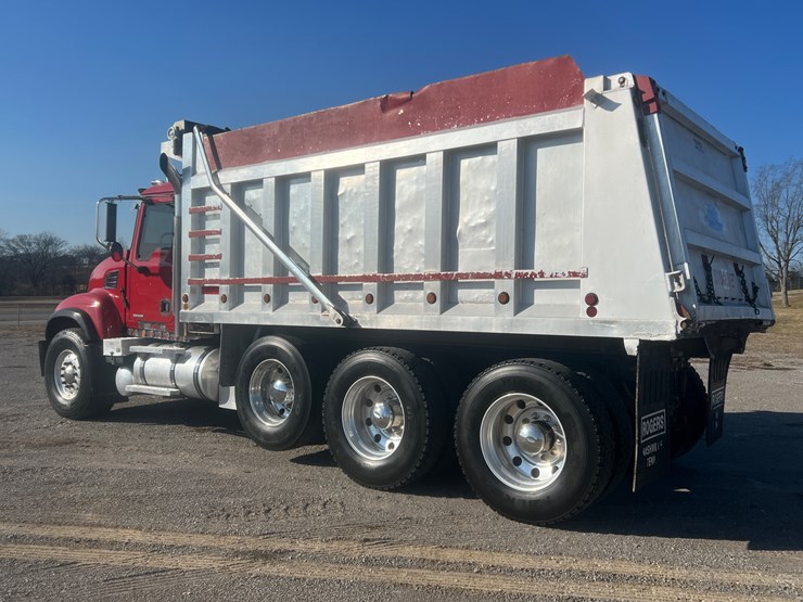 2004-mack-granite-cv713-image-4