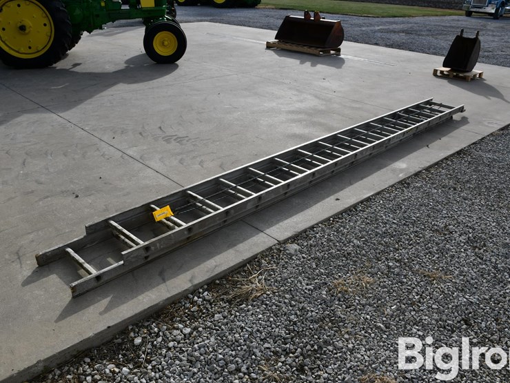 werner-d-1232-2-32'-ladder-image-5