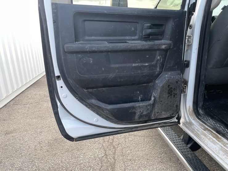 2016-ram-2500-tradesman-image-68