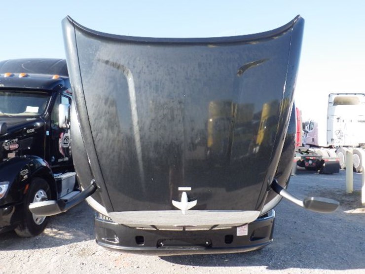 2017-peterbilt-587-image-29