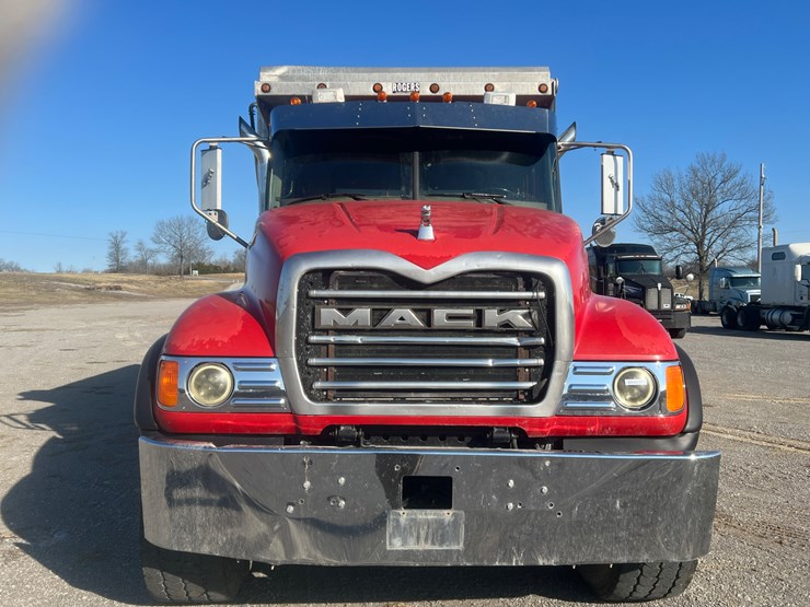2004-mack-granite-cv713-image-5