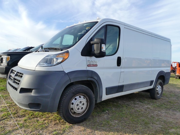 2016-dodge-1500-image-1