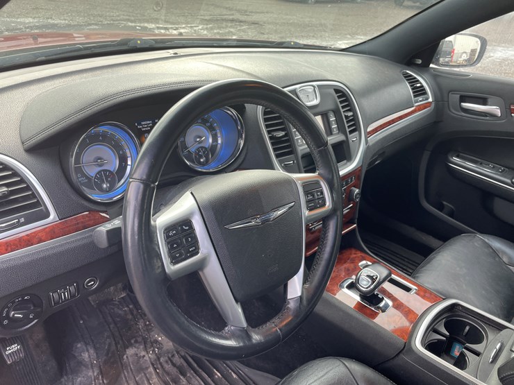 #1024-•-2012-chrysler-300-awd-sedan-(has-paperwork-to-obtain-title)-image-33