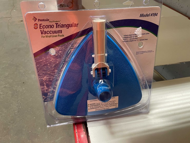 #4086-•-econo-triangular-vacuum-for-vinyl-liner-pools-new-(cw)-image-1