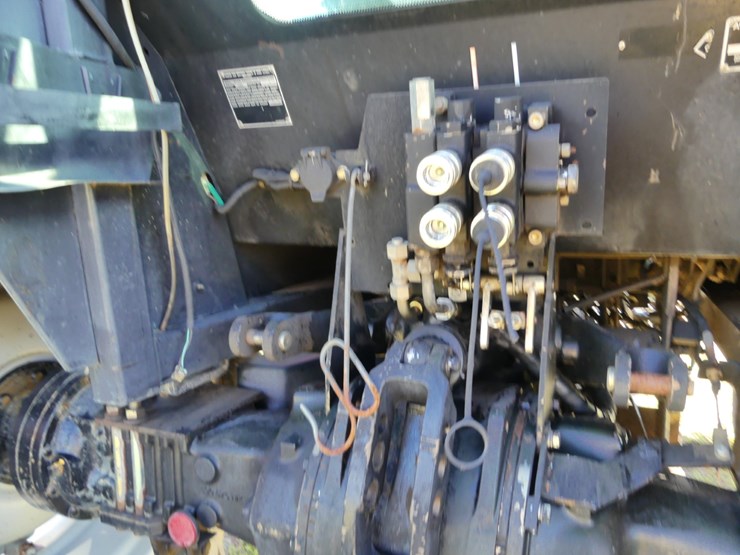 massey-ferguson-573-image-6