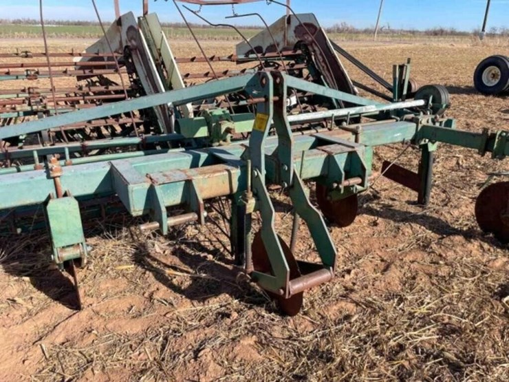 kmc-peanut-digger-image-2