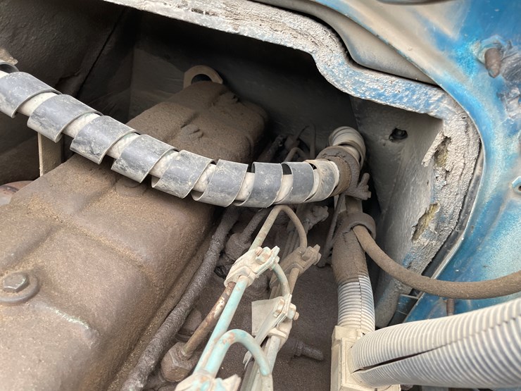 #1015-•-1992-navistar-international-transportation-flatbed-truck-(has-wi-title)-image-41