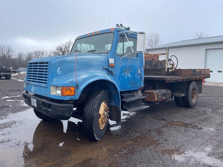#1015-•-1992-navistar-international-transportation-flatbed-truck-(has-wi-title)-image-1