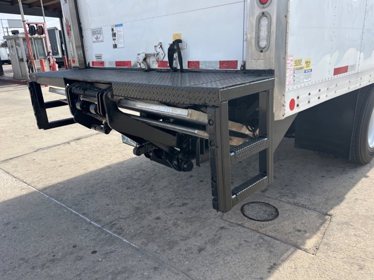 2019-international-durastar-4300-image-16