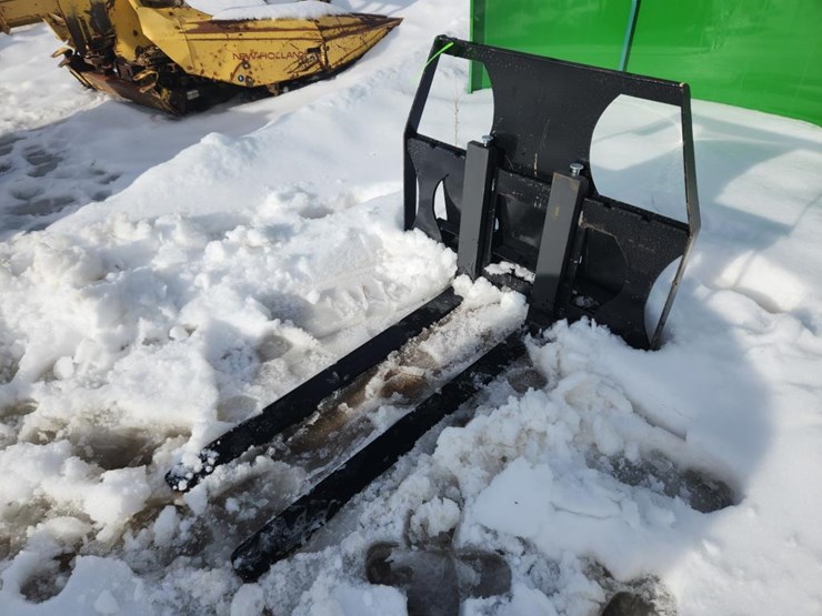 #6007-•-unused-42"-mini-skid-steer-pallet-forks-image-1