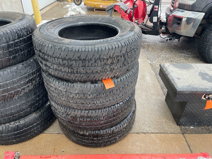 #2075-•-(4)-tires-(o3)-image-1