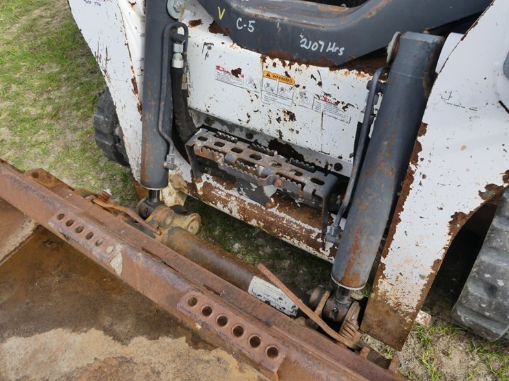 2014-bobcat-t650-image-10