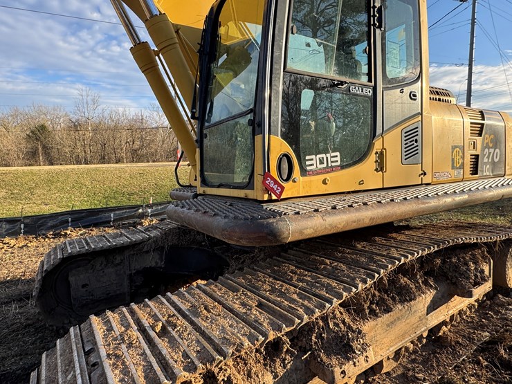 komatsu-pc270-lc-8-image-9