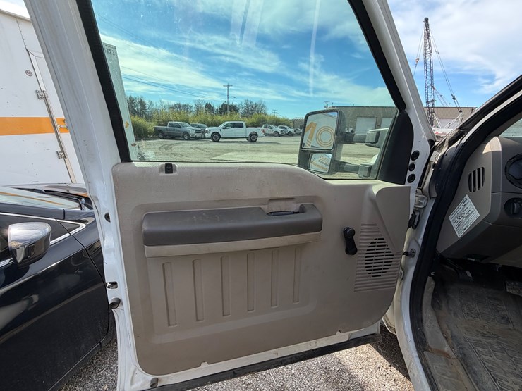 2008-ford-f550-xl-image-12