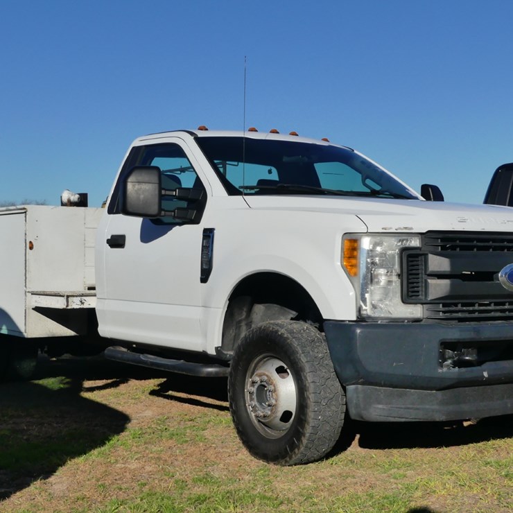 2017 FORD F350 XL