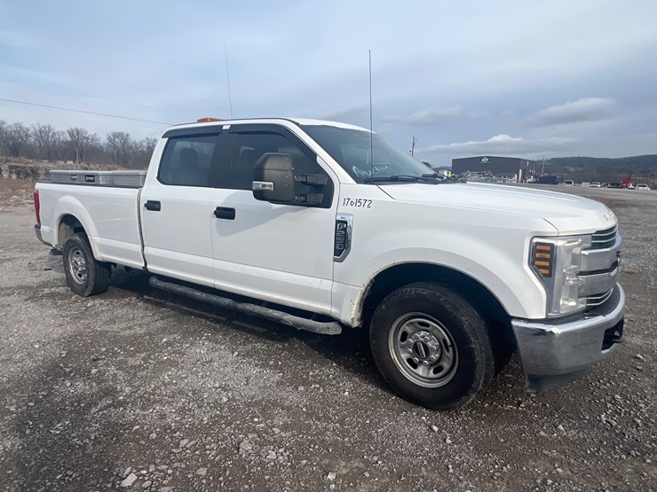 2019-ford-f250-xl-image-2