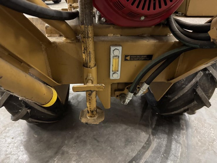 #3280-•-ase-hydraulic-tractor-with-roof-remover-attachment-image-14