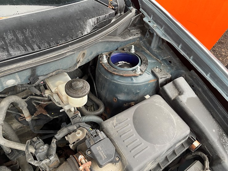 #1026-•-2006-pontiac-vibe-hatchback-(has-wi-title)-image-32