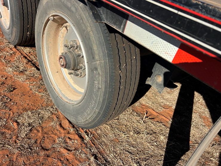 #89-•-2024-diamond-t-gn-flatbed-image-10