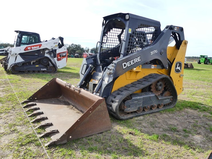 2020-deere-317g-image-2