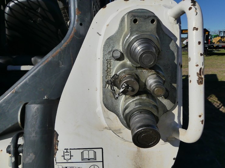 2021-bobcat-t770-image-11